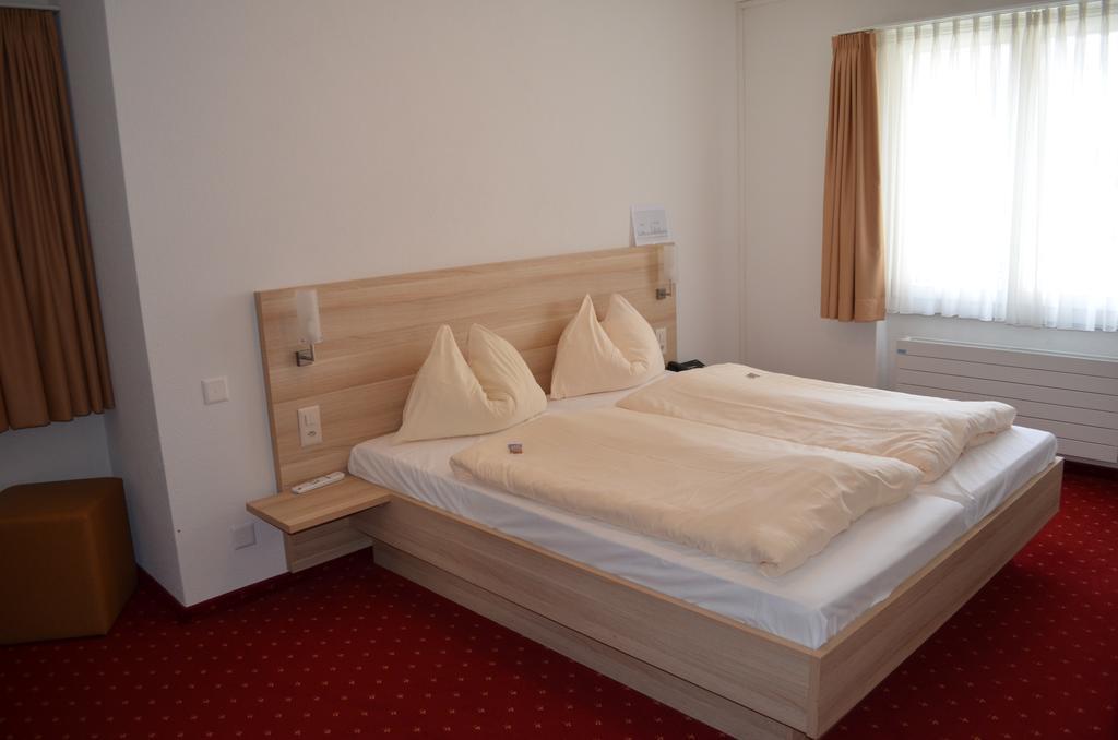 Hotel Kreuz Leissigen ภายนอก รูปภาพ
