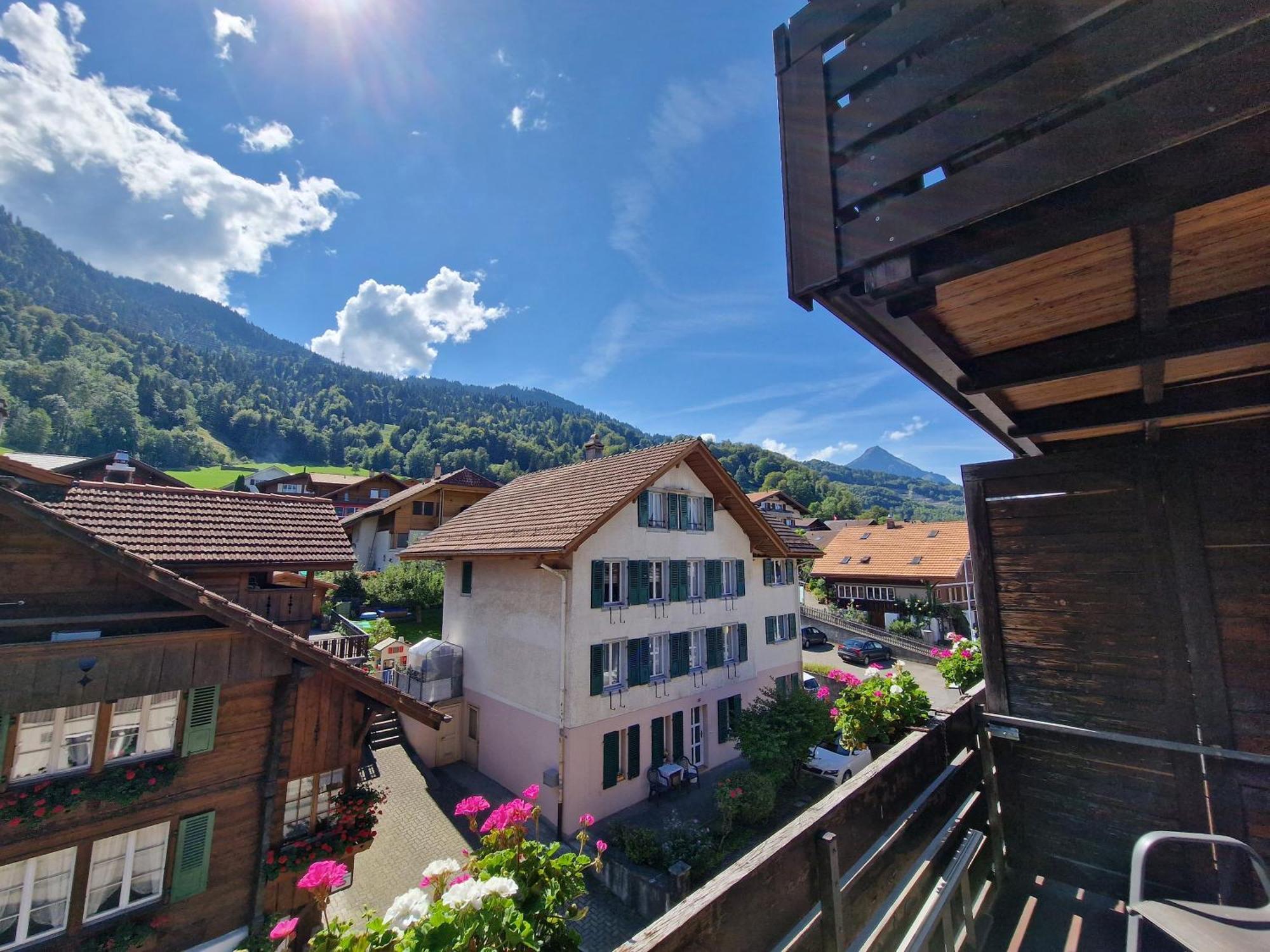 Hotel Kreuz Leissigen ภายนอก รูปภาพ