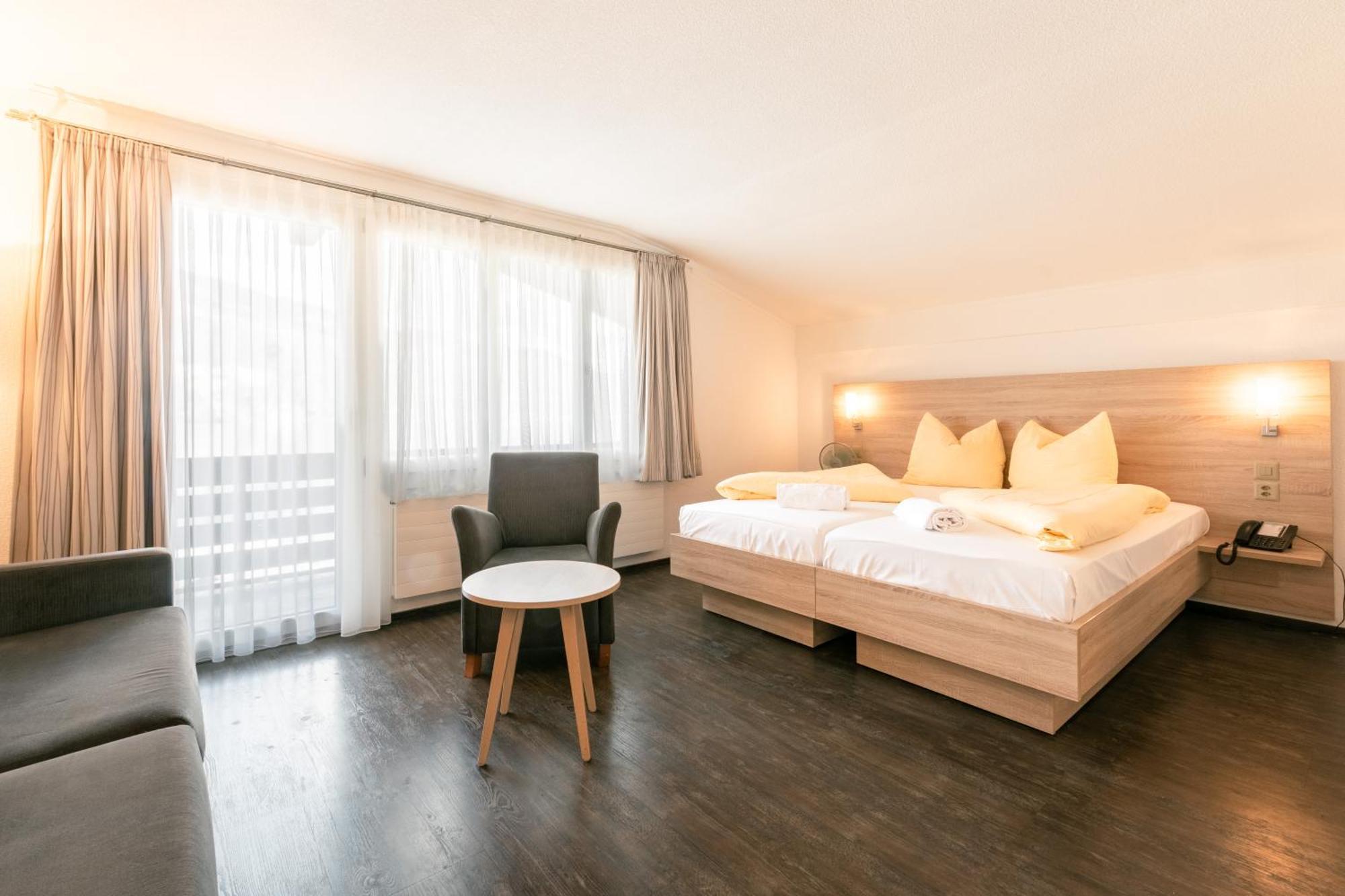 Hotel Kreuz Leissigen ภายนอก รูปภาพ