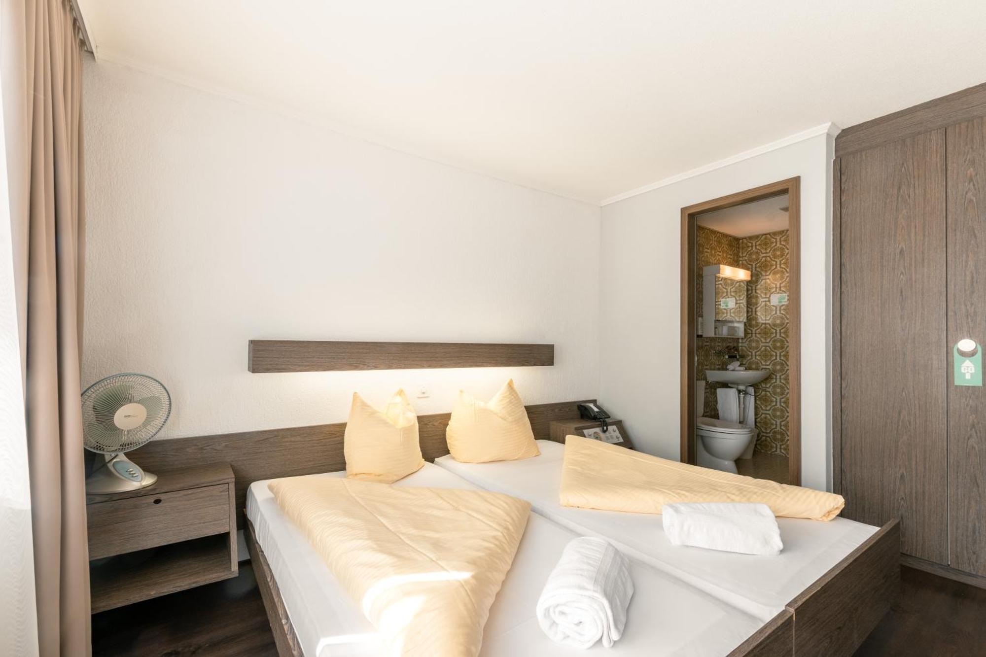 Hotel Kreuz Leissigen ภายนอก รูปภาพ