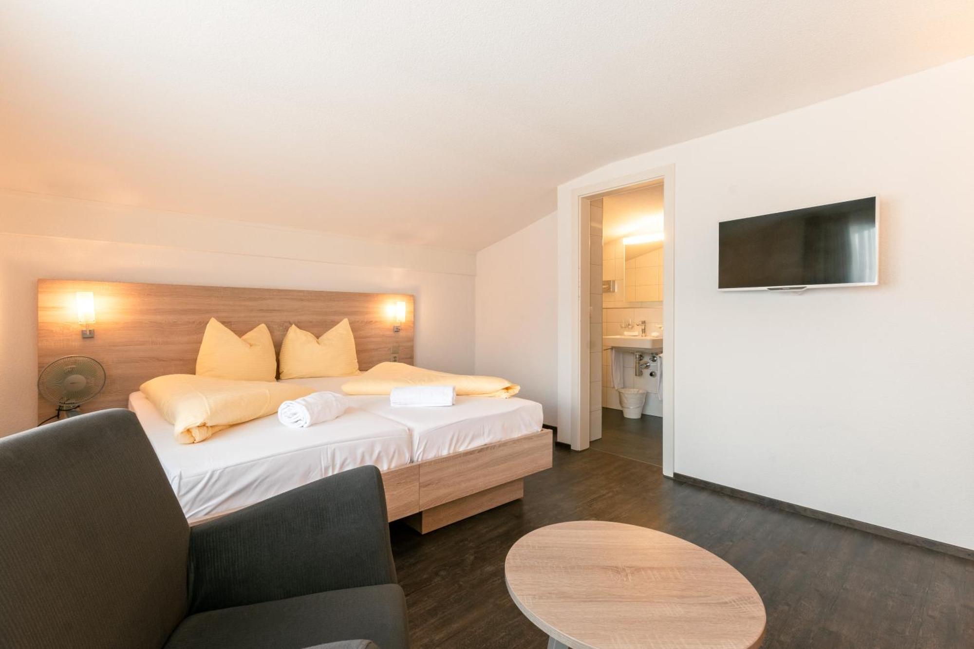 Hotel Kreuz Leissigen ภายนอก รูปภาพ