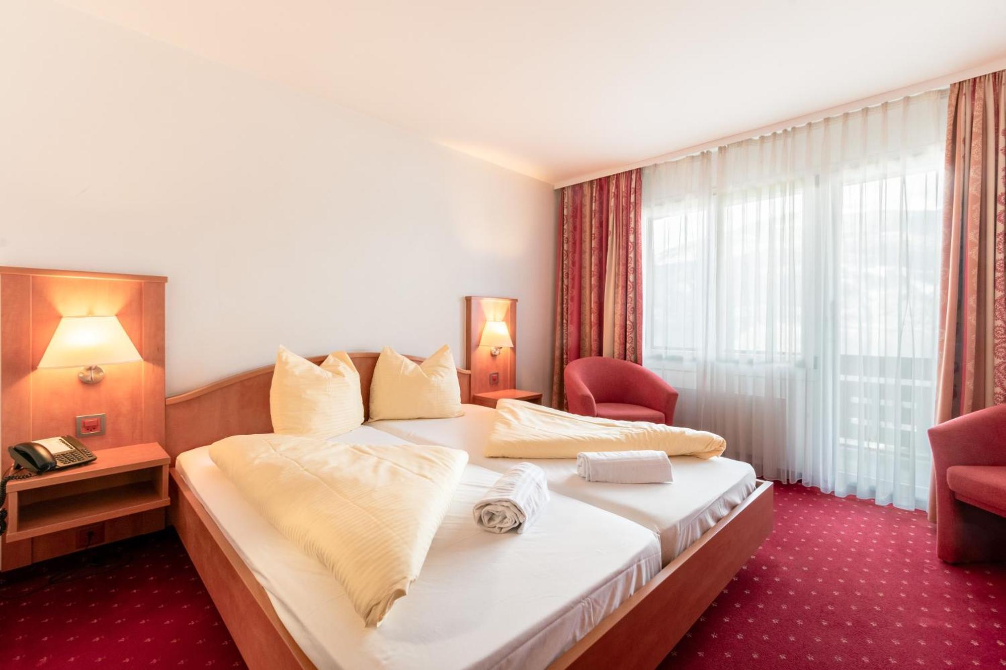 Hotel Kreuz Leissigen ภายนอก รูปภาพ