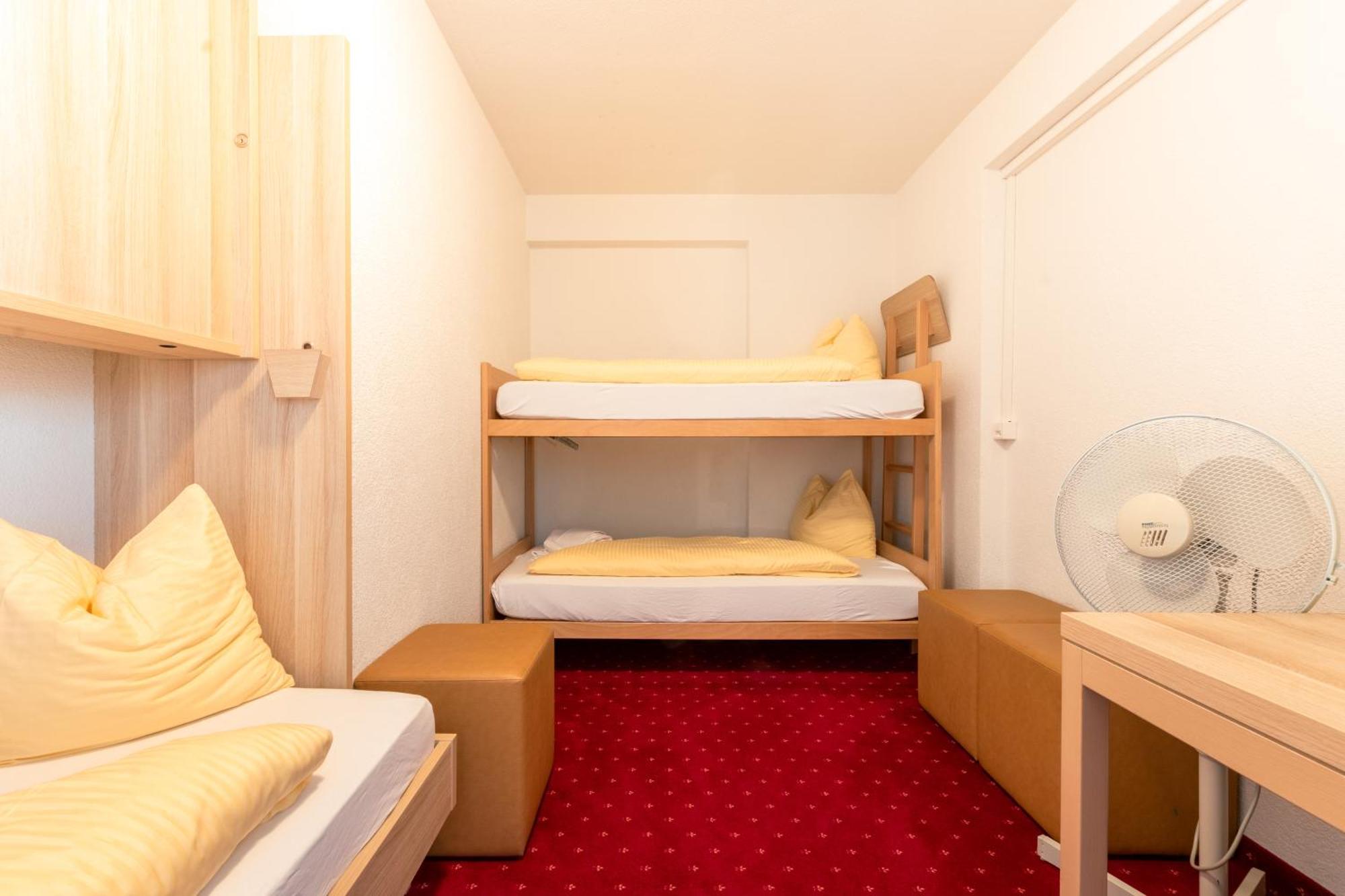 Hotel Kreuz Leissigen ภายนอก รูปภาพ