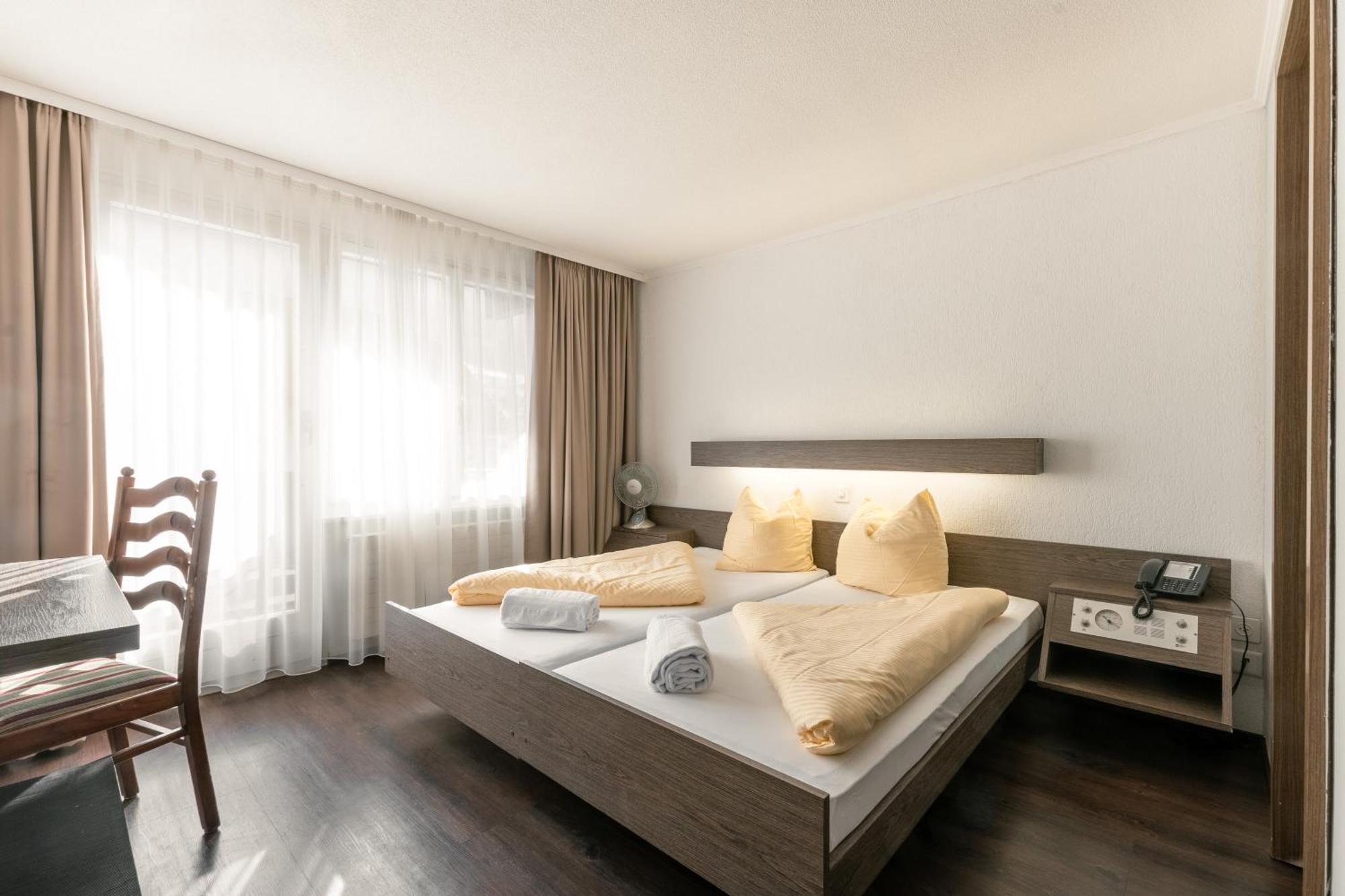 Hotel Kreuz Leissigen ภายนอก รูปภาพ