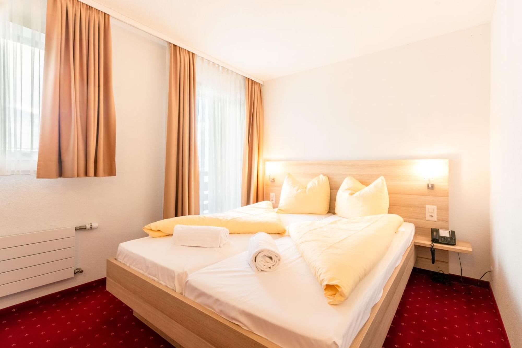 Hotel Kreuz Leissigen ภายนอก รูปภาพ