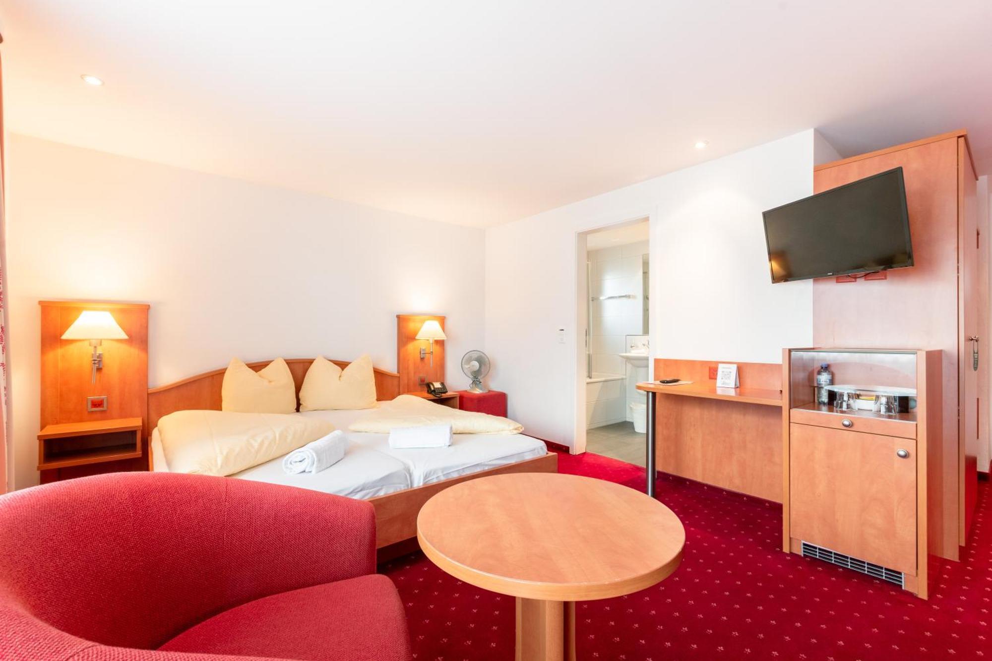 Hotel Kreuz Leissigen ภายนอก รูปภาพ