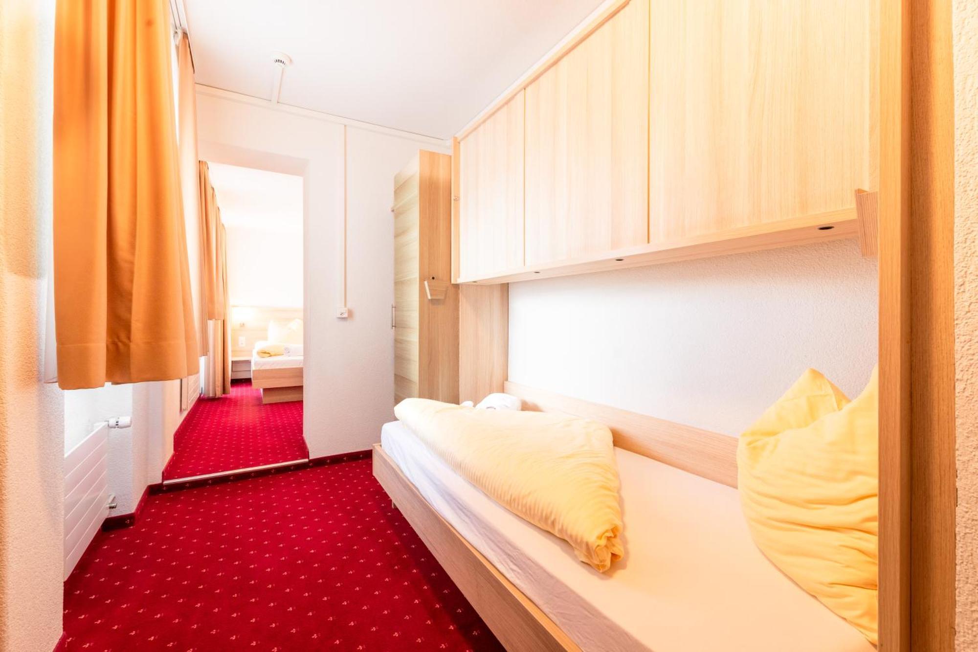 Hotel Kreuz Leissigen ภายนอก รูปภาพ