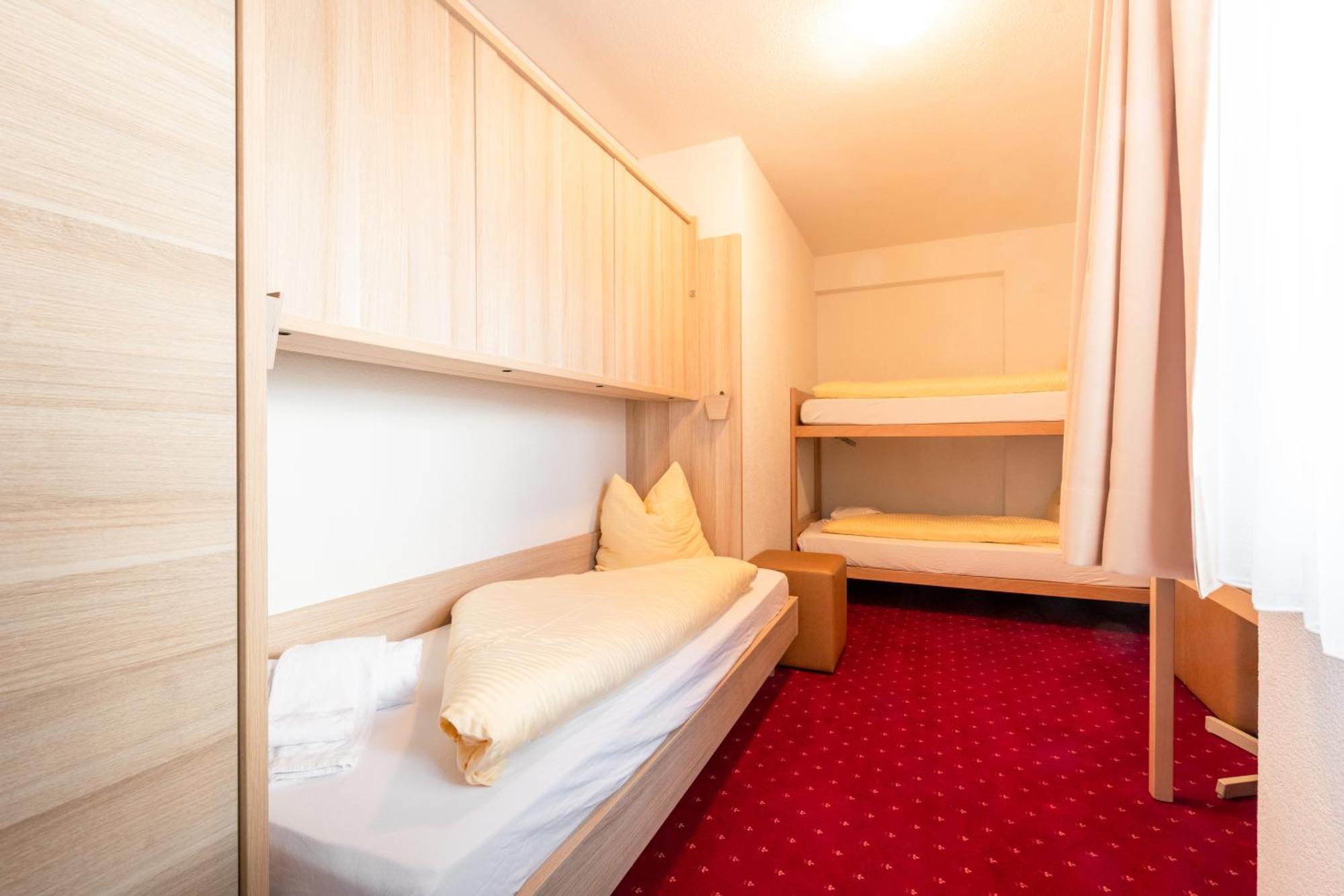 Hotel Kreuz Leissigen ภายนอก รูปภาพ