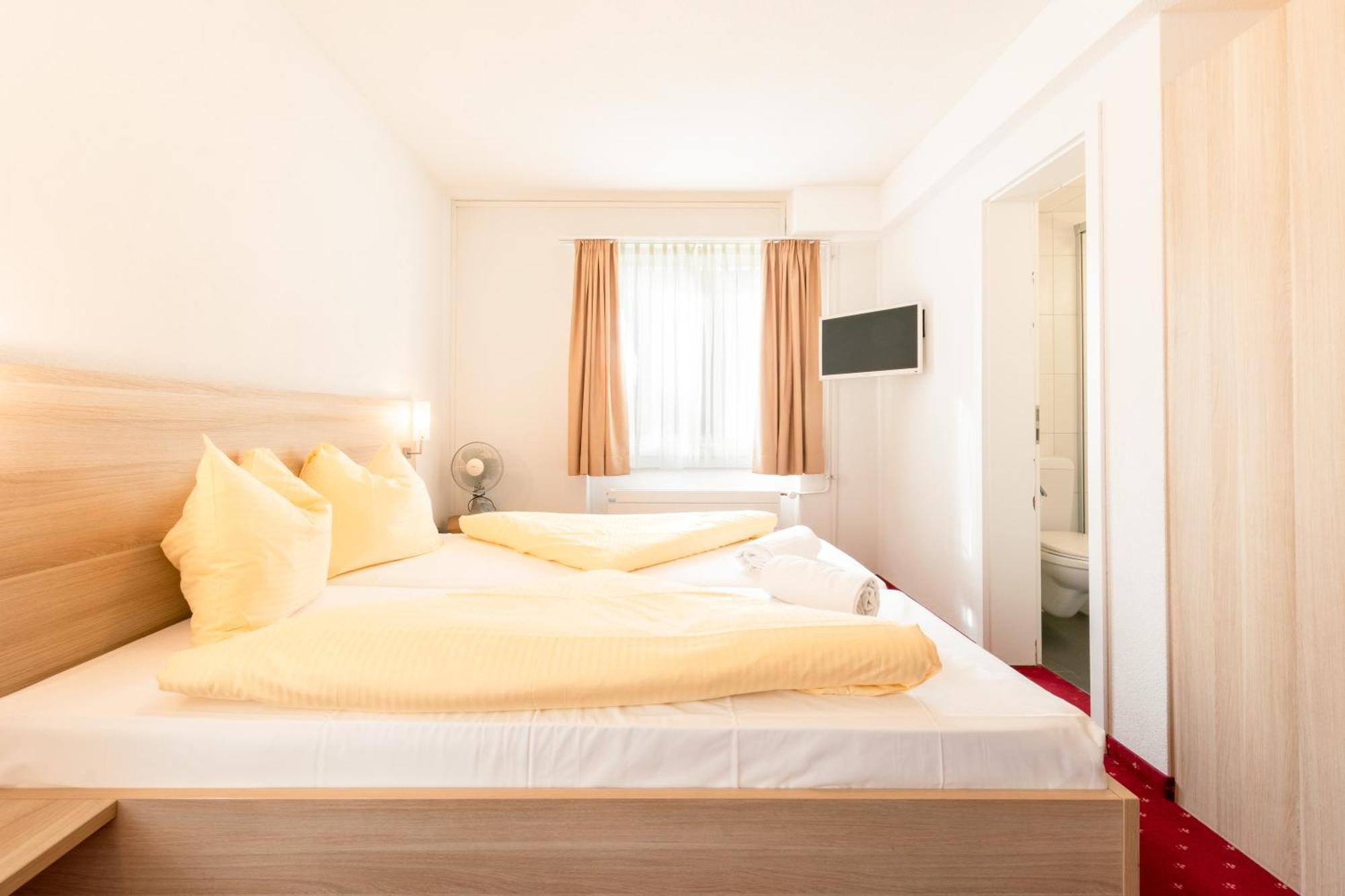 Hotel Kreuz Leissigen ภายนอก รูปภาพ