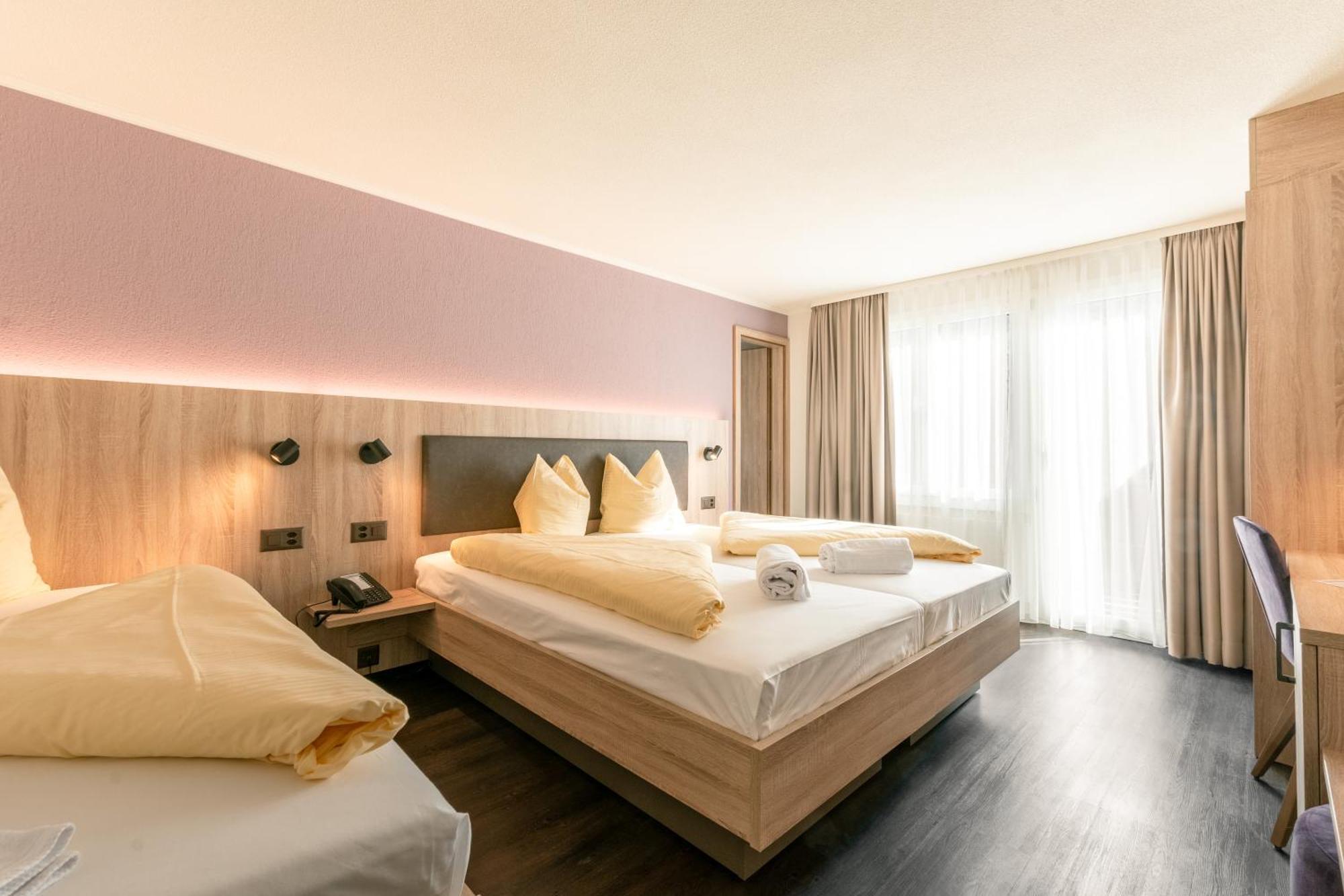 Hotel Kreuz Leissigen ภายนอก รูปภาพ