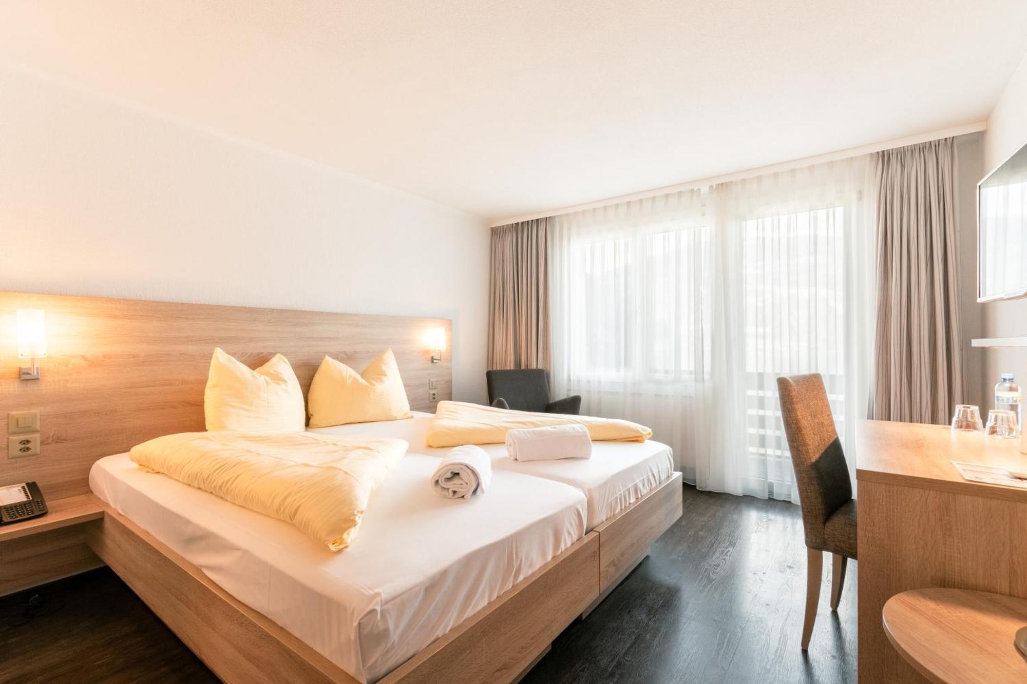 Hotel Kreuz Leissigen ภายนอก รูปภาพ