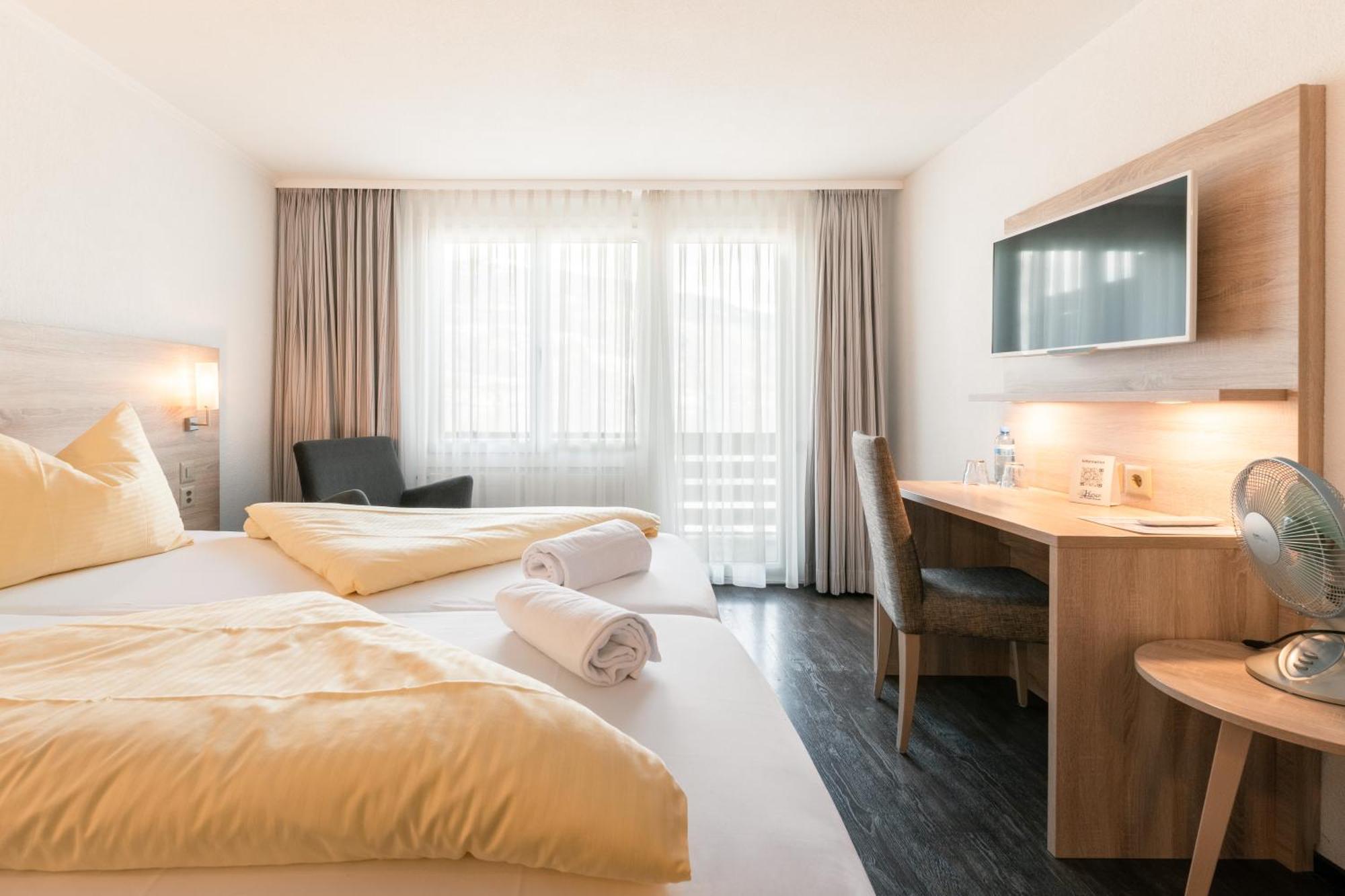 Hotel Kreuz Leissigen ภายนอก รูปภาพ