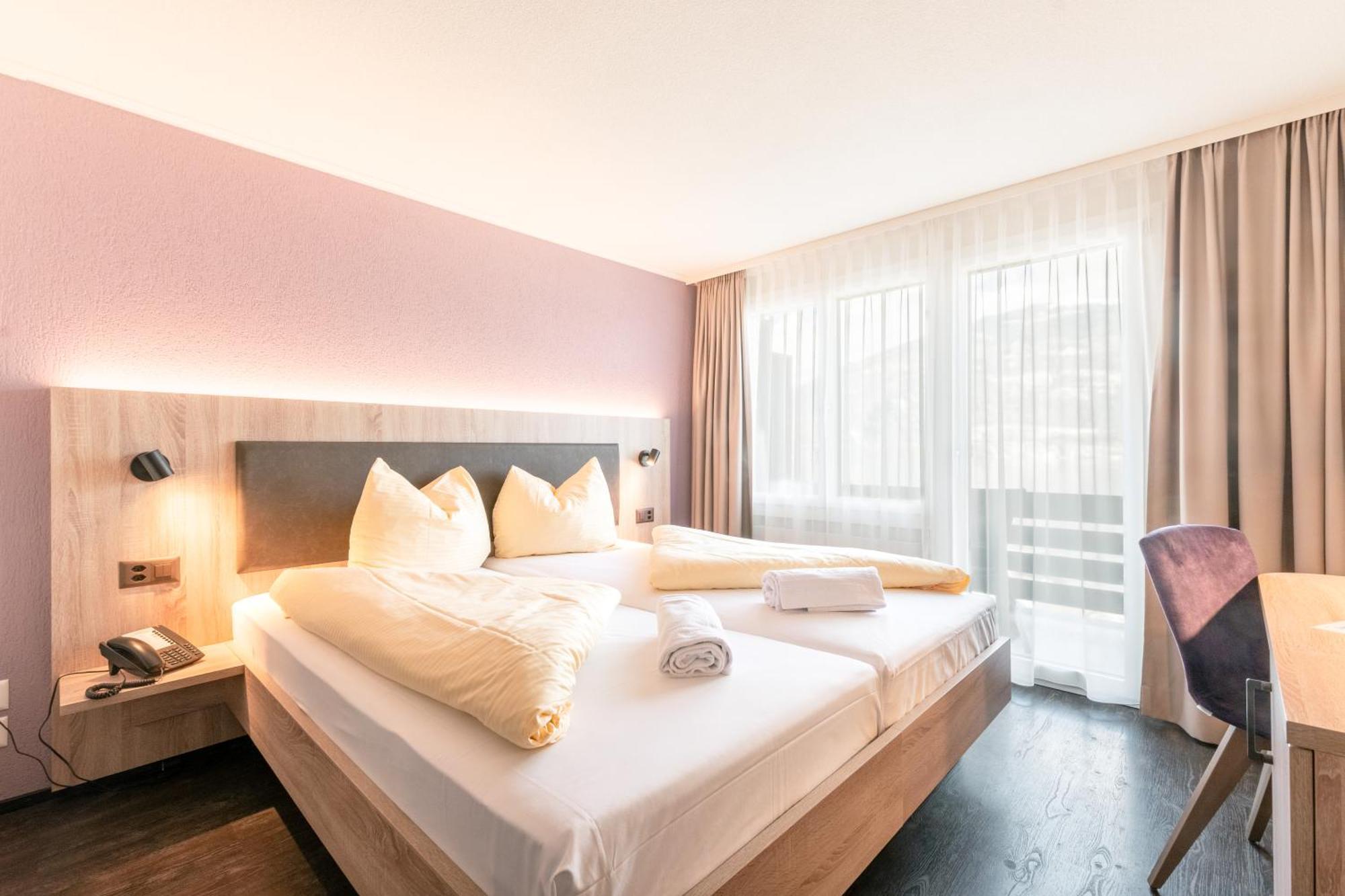 Hotel Kreuz Leissigen ภายนอก รูปภาพ