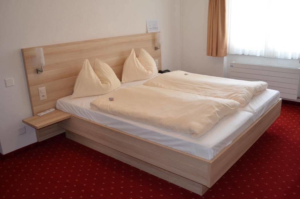 Hotel Kreuz Leissigen ภายนอก รูปภาพ